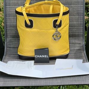 Chanel Handbag…. Country club tote   🦄 excellent! Rare! Lamb skin 🔥
